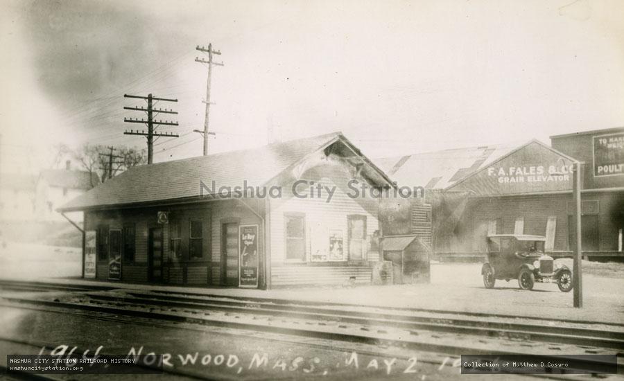 Postcard: Norwood, Massachusetts Station
